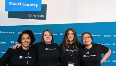 Vier junge Frauen bilden das Govmarket-Team