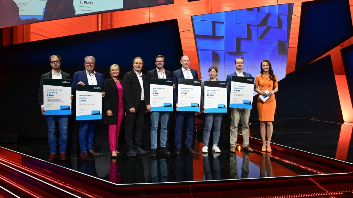 The winners of the Smart City Index 2022 at the award ceremony at SCCON 2022. The winners of the Smart City Index 2022 at the award ceremony at SCCON 2022.