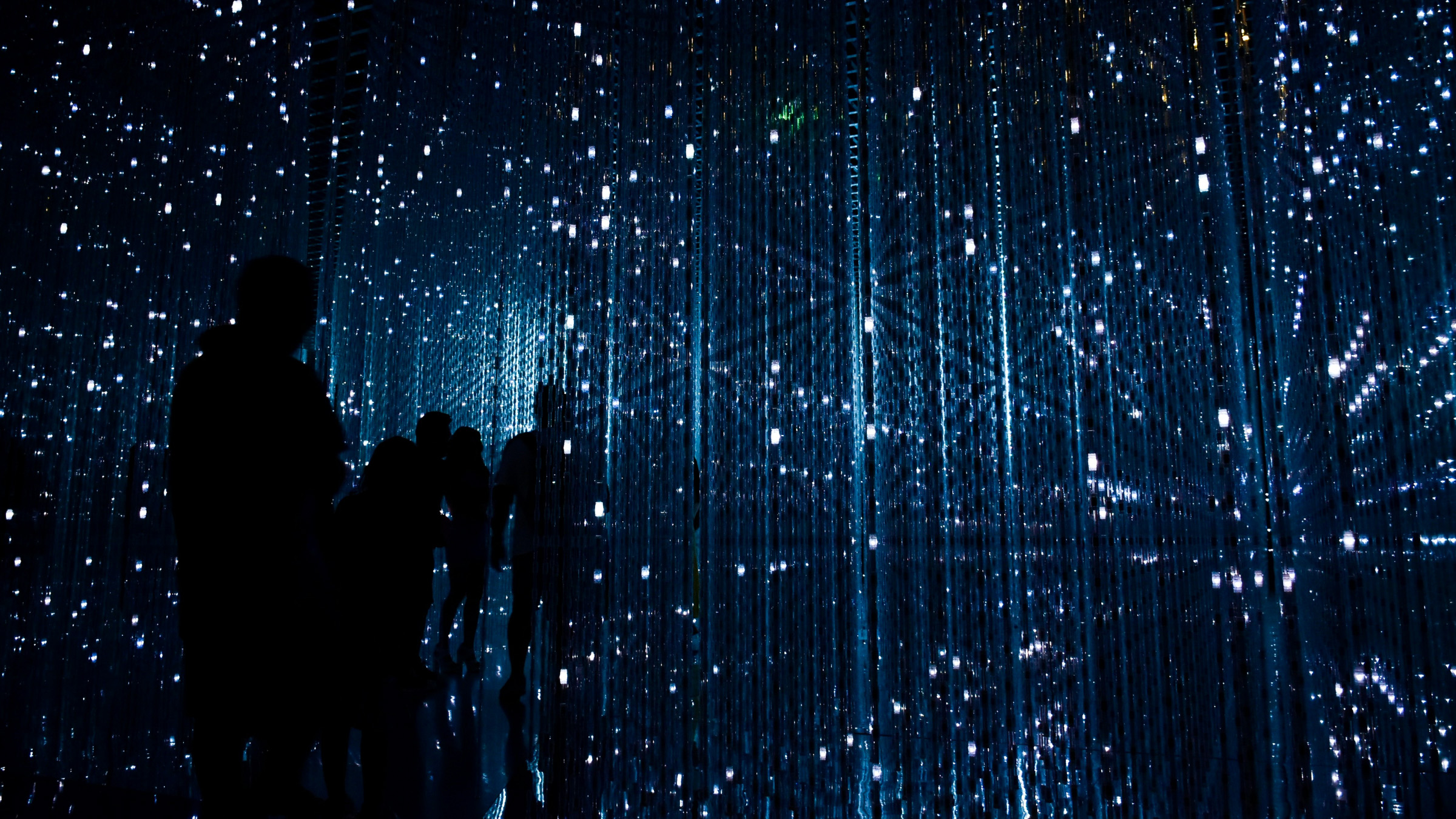 People move around in digital space 