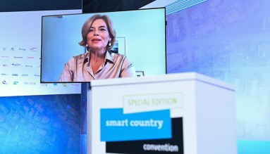 Bundesagrarministerin Julia Klöckner zieht auf der Smart Country Convention Bilanz.